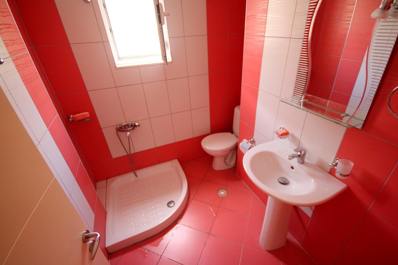 Ideal * Sarandë